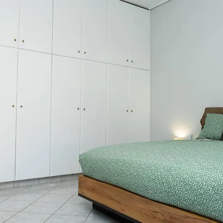 Steleni Appartement *