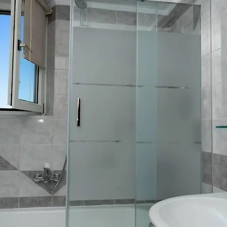 Steleni Appartement *