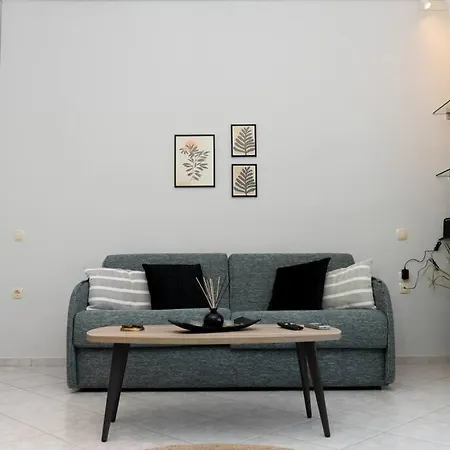 Steleni Apartment